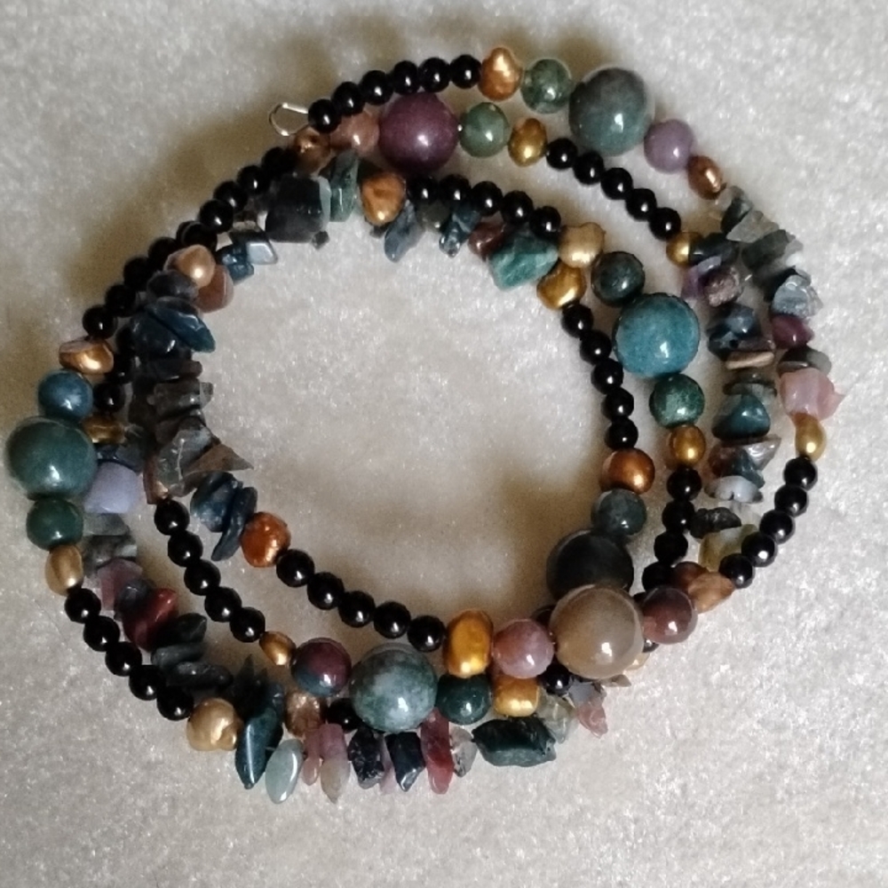 🎃HAND CRAFTED MULTICOLORED AGATE AND PEARL BRACELET